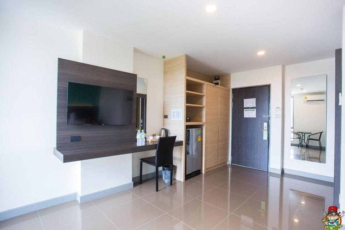 Clover Hotel Hatyai Hat Yai Exteriör bild
