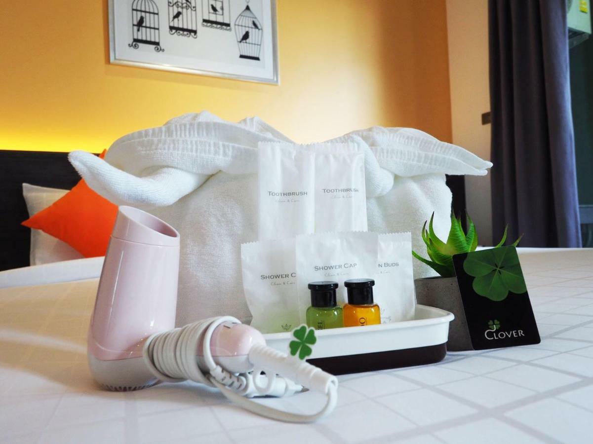 Clover Hotel Hatyai Hat Yai Exteriör bild